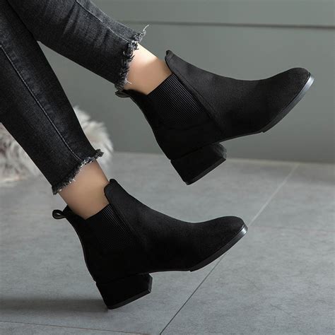 BOOTS AND ANKLE BOOTS WOMEN 